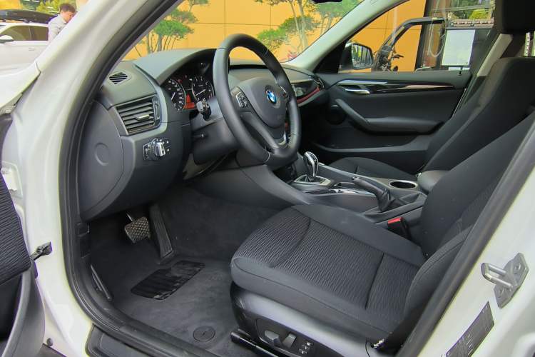 Used BMW X1 2015 sDrive18i Fashion Upgrade Edition Interior 2
