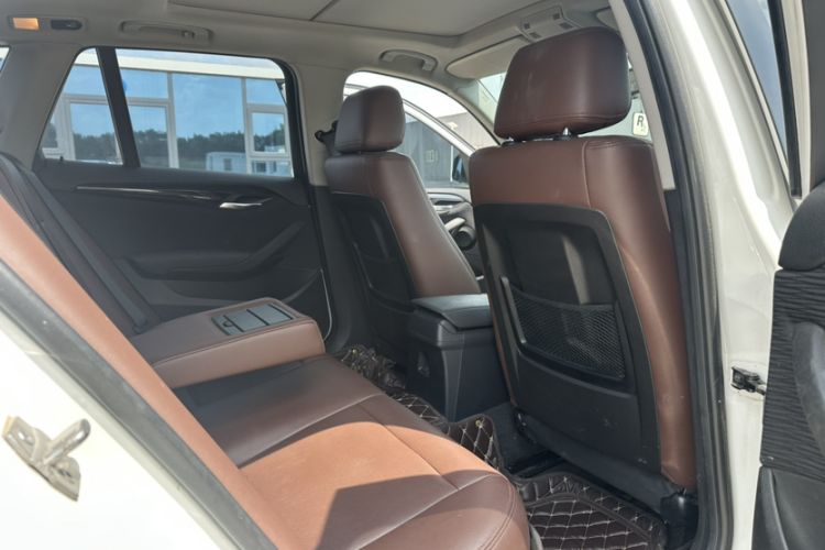 Used BMW X1 2015 sDrive18i Fashion Upgrade Edition Interior 2