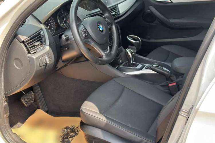Used BMW X1 2015 sDrive18i Fashion Upgrade Edition Interior 2
