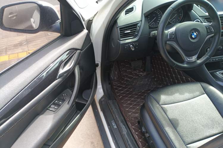 Used BMW X1 2015 sDrive18i Fashion Upgrade Edition Interior 3