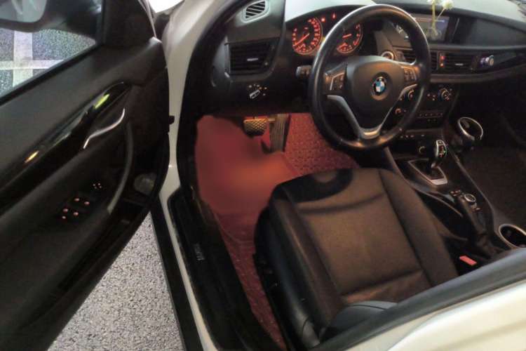 Used BMW X1 2015 sDrive18i Leading Edition Interior 3