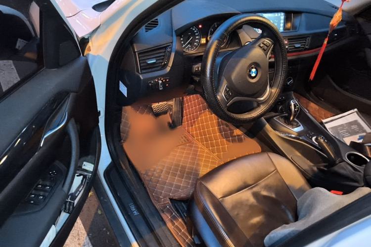 Used BMW X1 2015 sDrive18i Fashion Upgrade Edition Interior 3