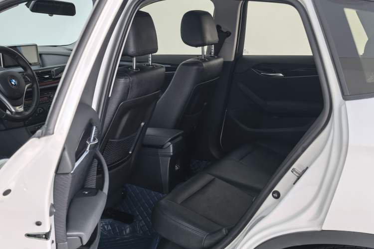 Used BMW X1 2015 sDrive18i Fashion Upgrade Edition Interior 3