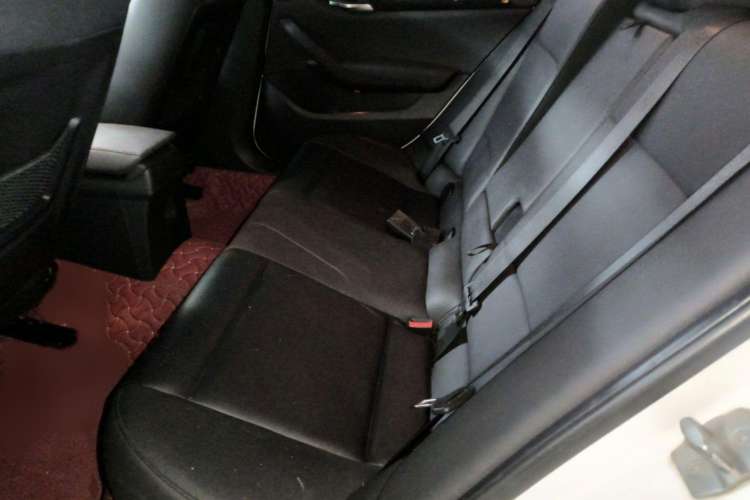 Used BMW X1 2015 sDrive18i Leading Edition Interior 4