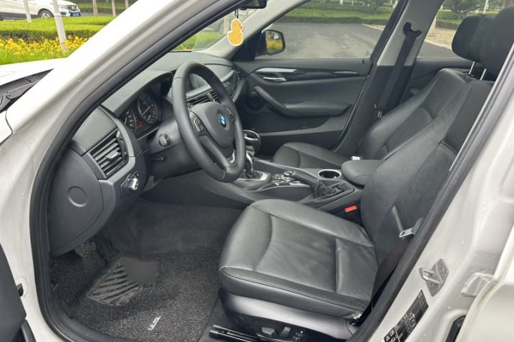 Used BMW X1 2015 xDrive20i Fashion Upgrade Edition Interior 4