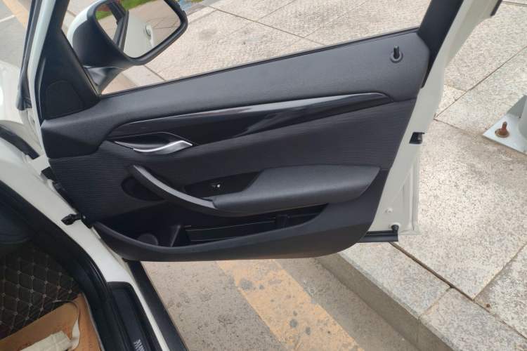 Used BMW X1 2015 sDrive18i Fashion Upgrade Edition Interior 5