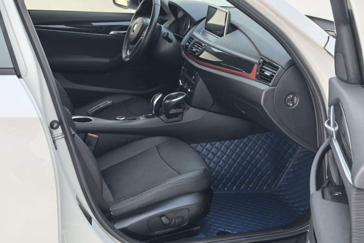 Used BMW X1 2015 sDrive18i Fashion Upgrade Edition Interior 5