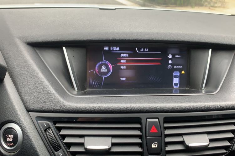 Used BMW X1 2015 sDrive18i Fashion Upgrade Edition Interior 5