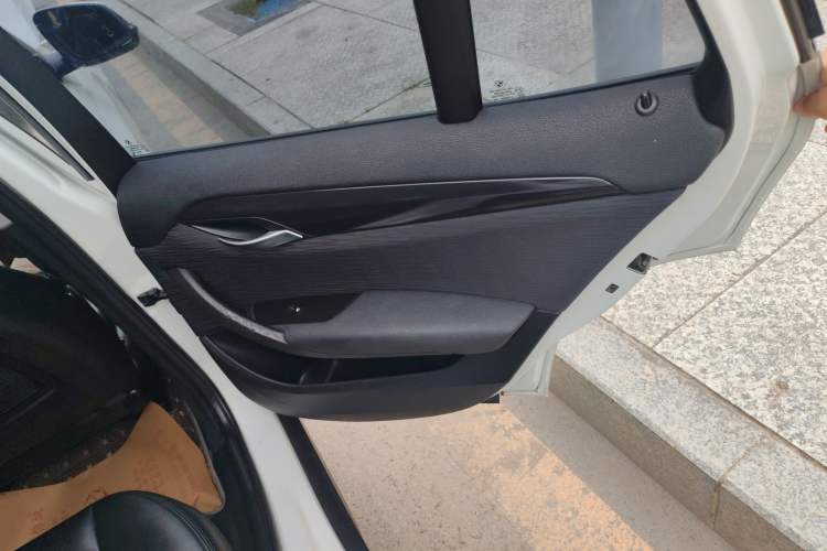 Used BMW X1 2015 sDrive18i Fashion Upgrade Edition Interior 6