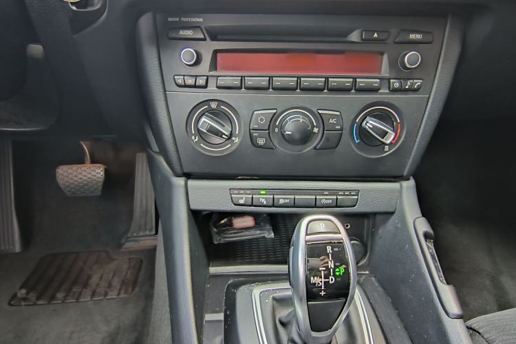 Used BMW X1 2015 sDrive18i Fashion Upgrade Edition Interior 6