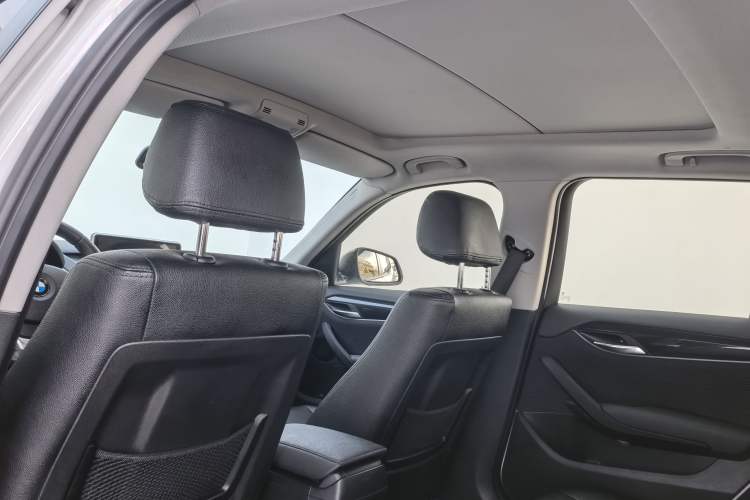 Used BMW X1 2015 sDrive18i Fashion Upgrade Edition Interior 6