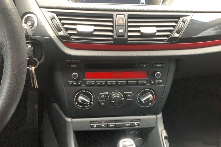 Used BMW X1 2015 sDrive18i Fashion Upgrade Edition Interior 6
