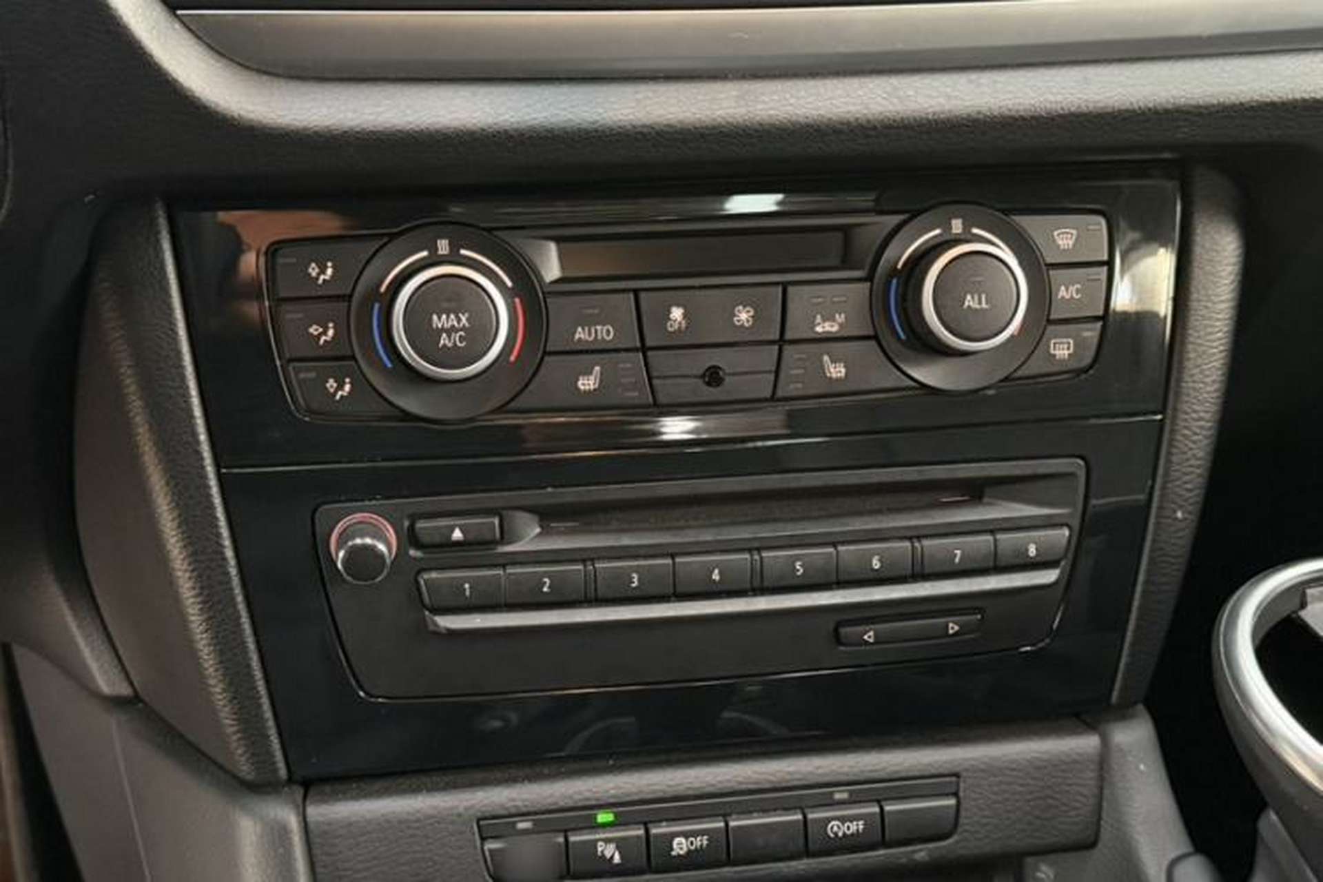 Used BMW X1 2015 sDrive18i Leading Edition Interior 6