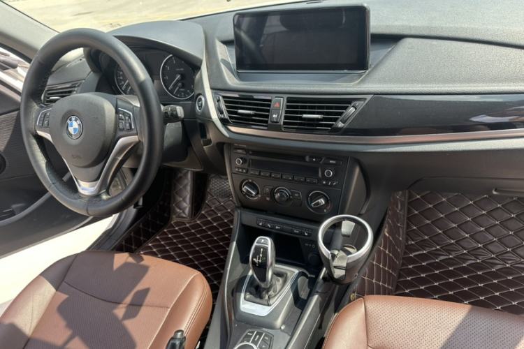 Used BMW X1 2015 sDrive18i Fashion Upgrade Edition Interior 9