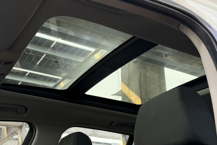 Used BMW X1 2015 sDrive18i Leading Edition Interior 9