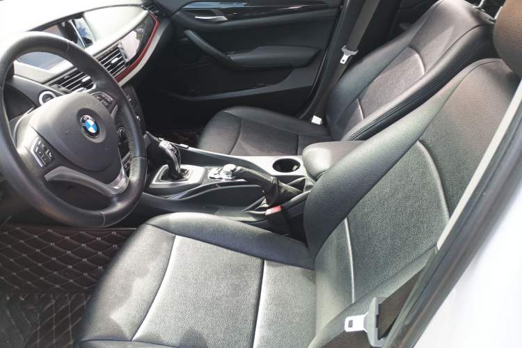 Used BMW X1 2015 sDrive18i Fashion Upgrade Edition Left Front Seat