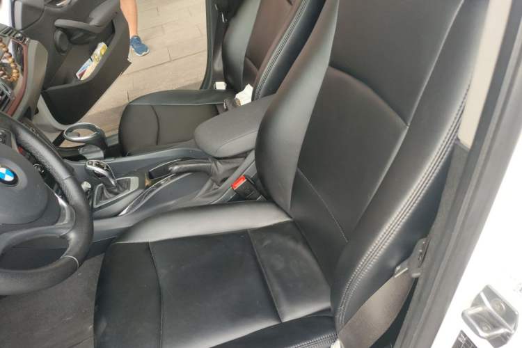 Used BMW X1 2015 sDrive18i Fashion Upgrade Edition Left Front Seat