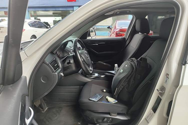 Used BMW X1 2015 sDrive18i Fashion Upgrade Edition Left Front Seat
