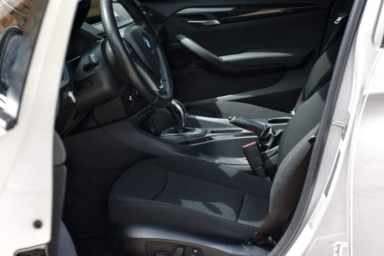 Used BMW X1 2015 sDrive18i Fashion Upgrade Edition Left Front Seat