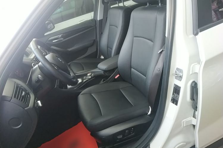 Used BMW X1 2015 sDrive18i Fashion Upgrade Edition Left Front Seat