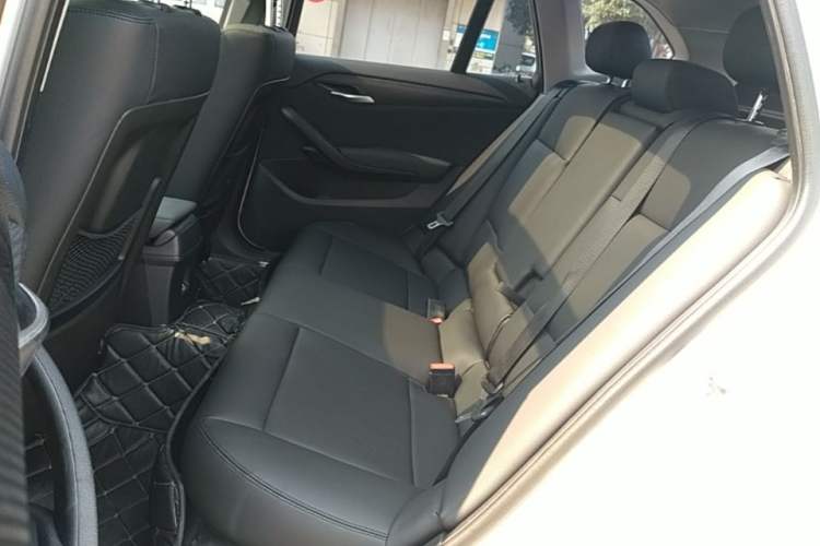 Used BMW X1 2015 sDrive18i Fashion Upgrade Edition Left Rear Seat
