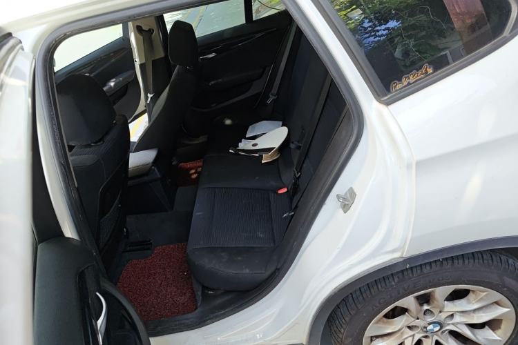 Used BMW X1 2015 sDrive18i Fashion Upgrade Edition Left Rear Seat