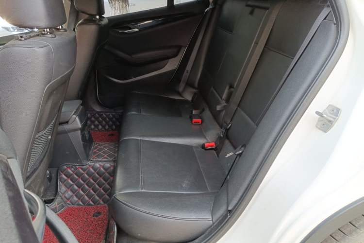 Used BMW X1 2015 xDrive20i Fashion Upgrade Edition Left Rear Seat