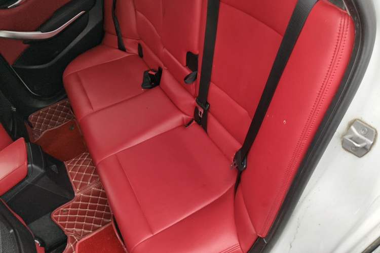 Used BMW X1 2015 sDrive18i Fashion Upgrade Edition Left Rear Seat
