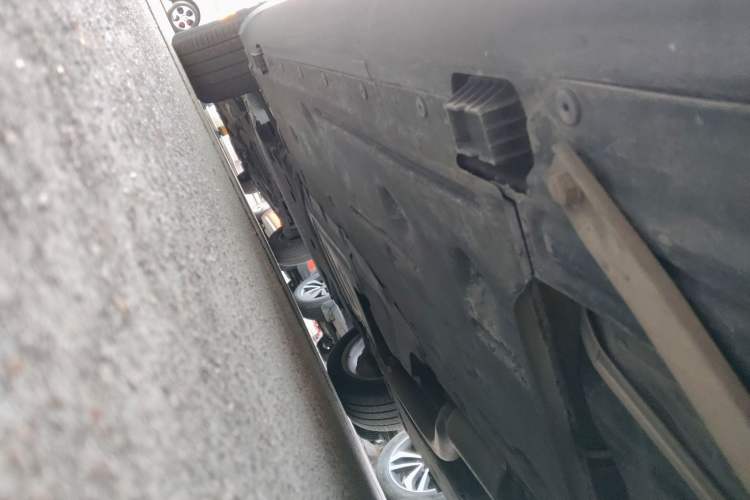 Used BMW X1 2015 sDrive18i Fashion Upgrade Edition Left Side Sill