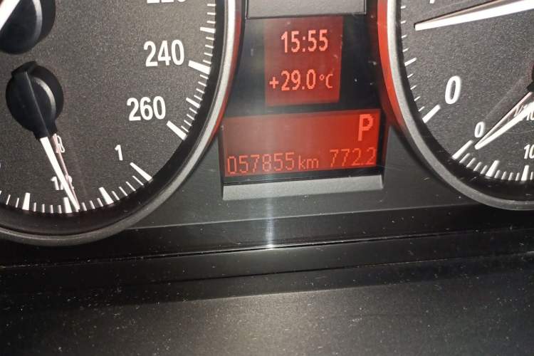 Used BMW X1 2015 sDrive18i Leading Edition Odometer Close Up