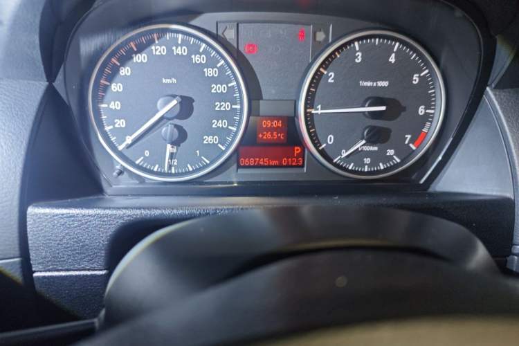 Used BMW X1 2015 sDrive18i Leading Edition Odometer Close Up