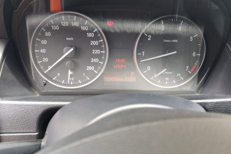 Used BMW X1 2015 sDrive18i Leading Edition Odometer Close Up