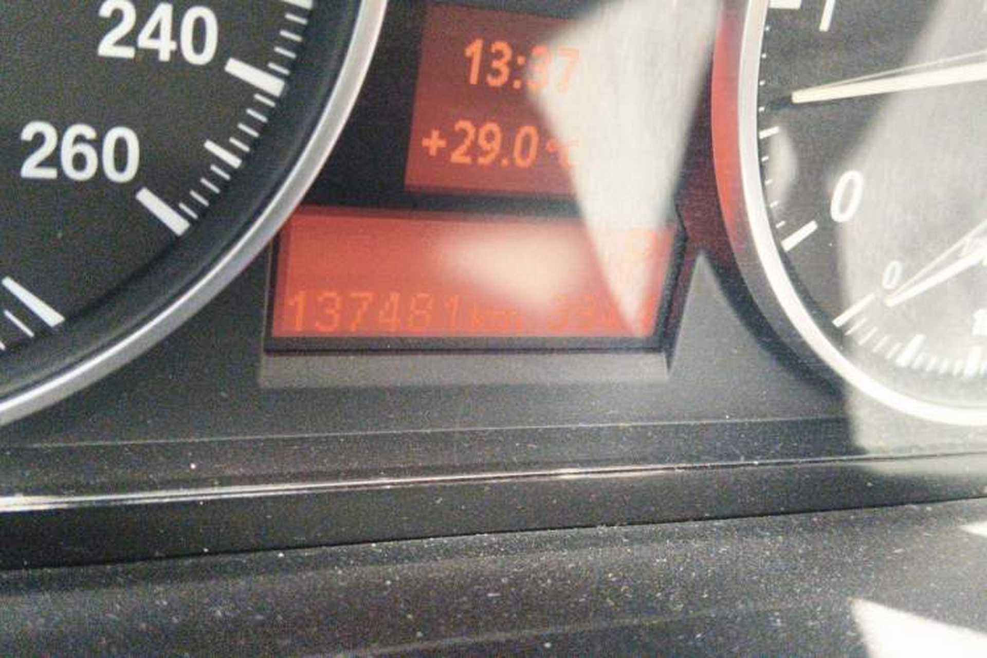 Used BMW X1 2015 sDrive18i Fashion Upgrade Edition Odometer Close Up