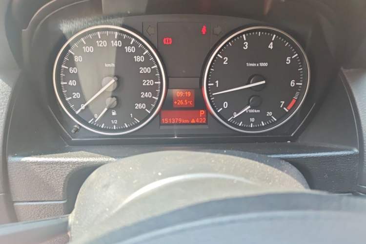 Used BMW X1 2015 sDrive18i Leading Edition Odometer Close Up