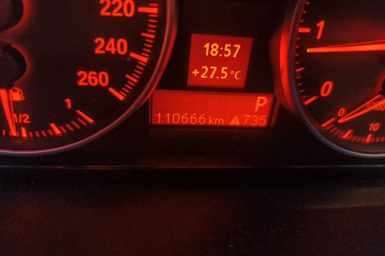 Used BMW X1 2015 sDrive18i Leading Edition Odometer Close Up