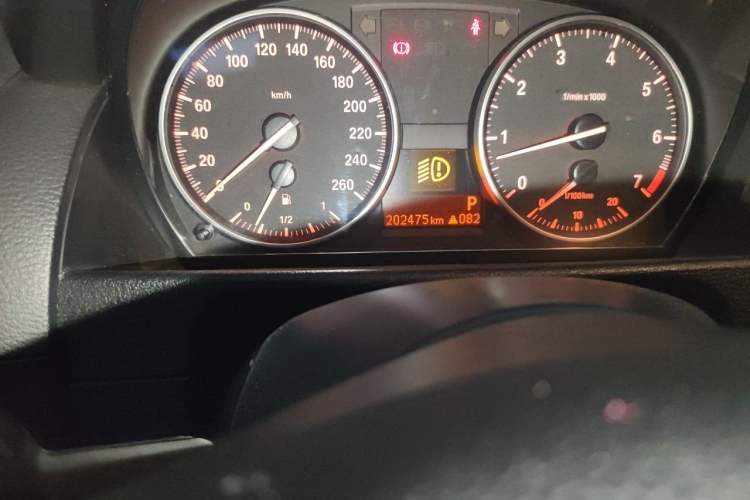 Used BMW X1 2015 sDrive18i Fashion Upgrade Edition Odometer Close Up