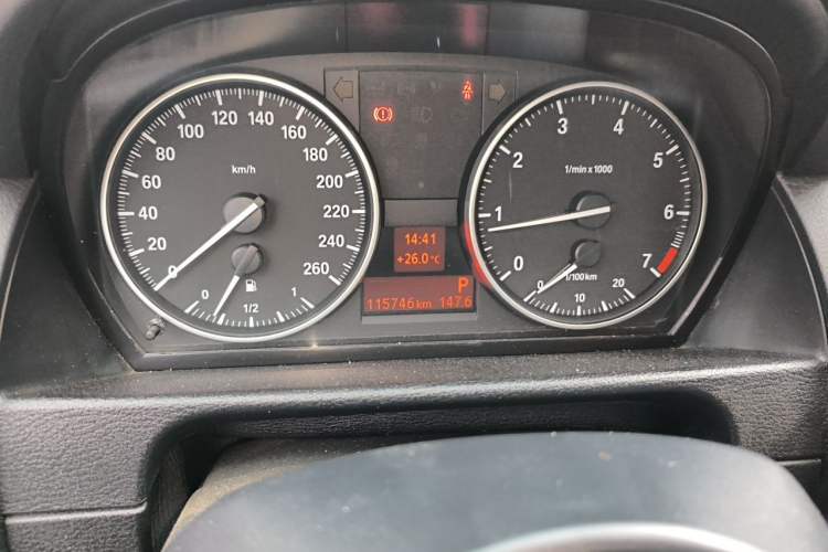 Used BMW X1 2015 sDrive18i Leading Edition Odometer Close Up