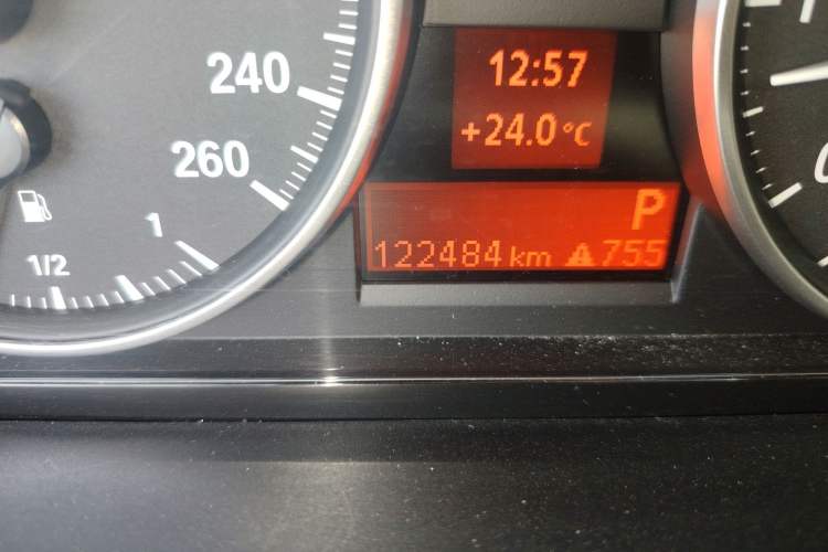 Used BMW X1 2015 xDrive20i Fashion Upgrade Edition Odometer Close Up