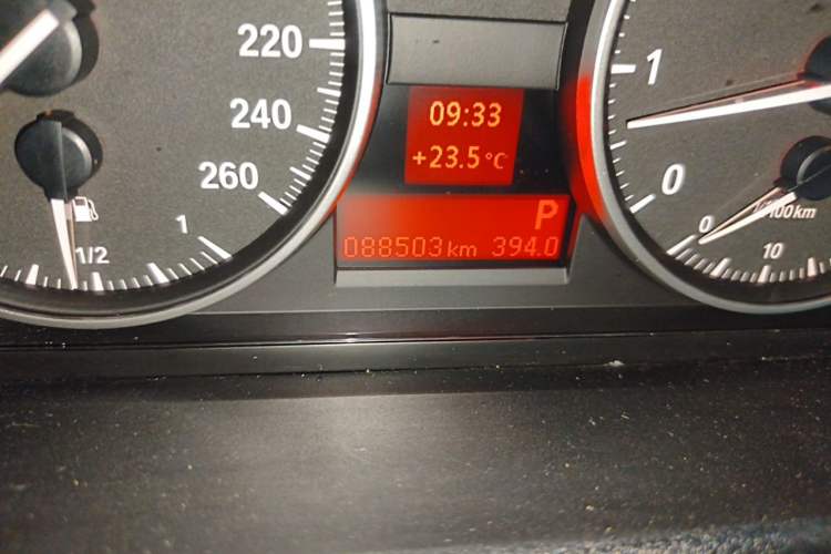 Used BMW X1 2015 sDrive18i Leading Edition Odometer Close Up