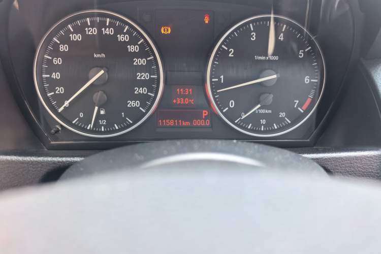 Used BMW X1 2015 sDrive18i Leading Edition Odometer Close Up