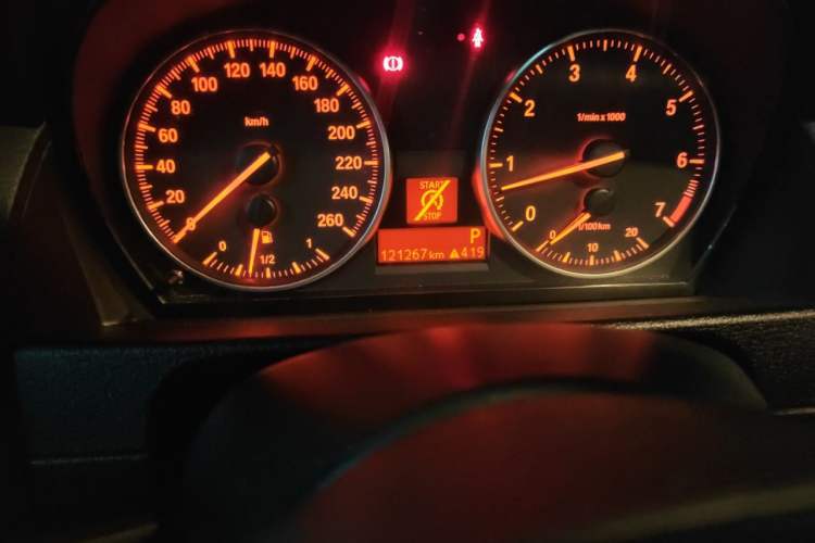 Used BMW X1 2015 sDrive18i Leading Edition Odometer Close Up