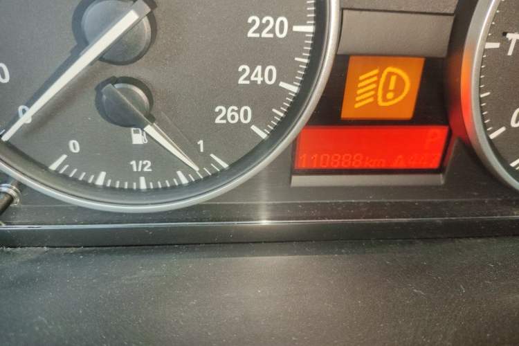 Used BMW X1 2015 sDrive18i Fashion Upgrade Edition Odometer Close Up