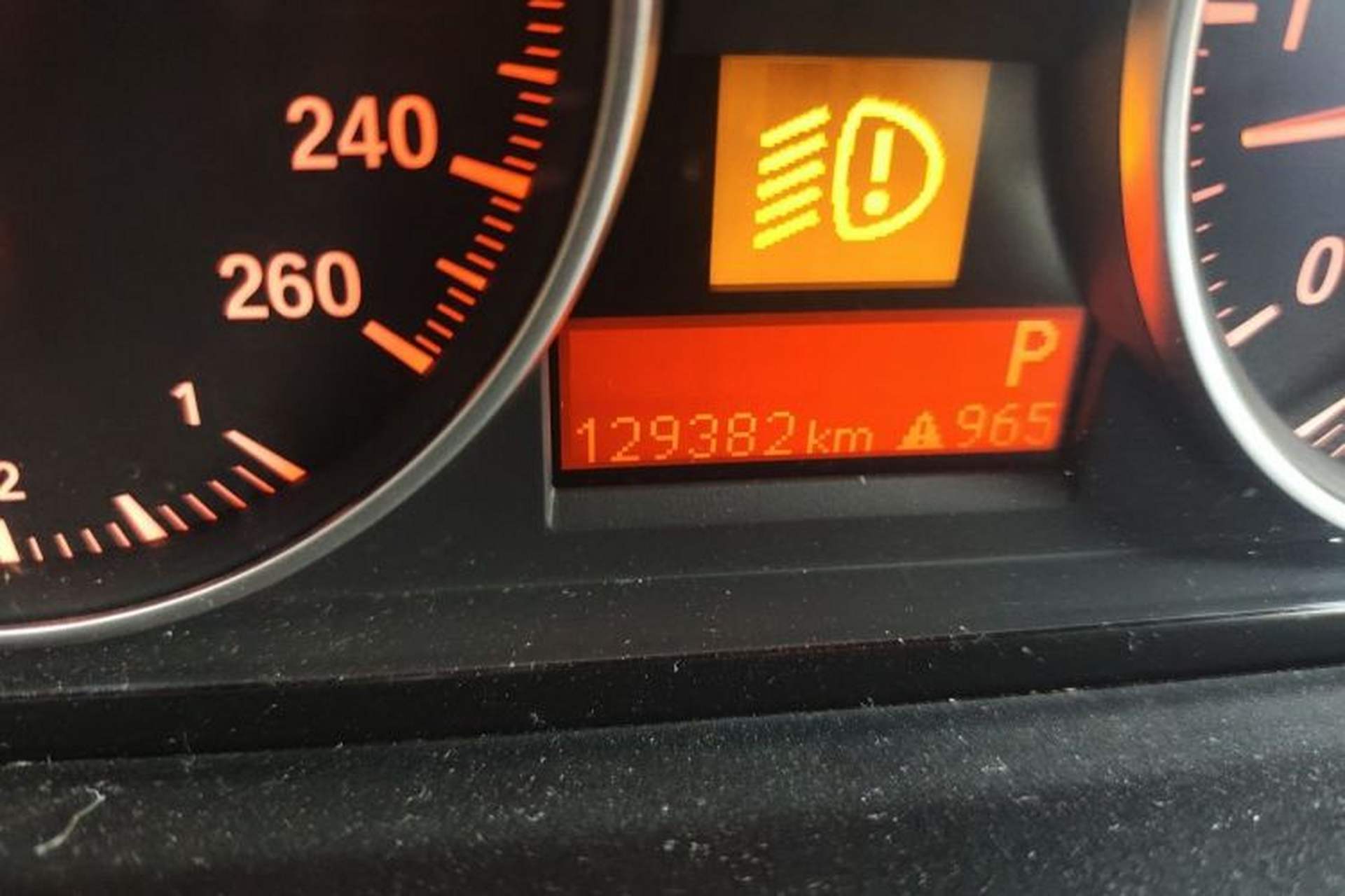 Used BMW X1 2015 sDrive18i Fashion Upgrade Edition Odometer Close Up