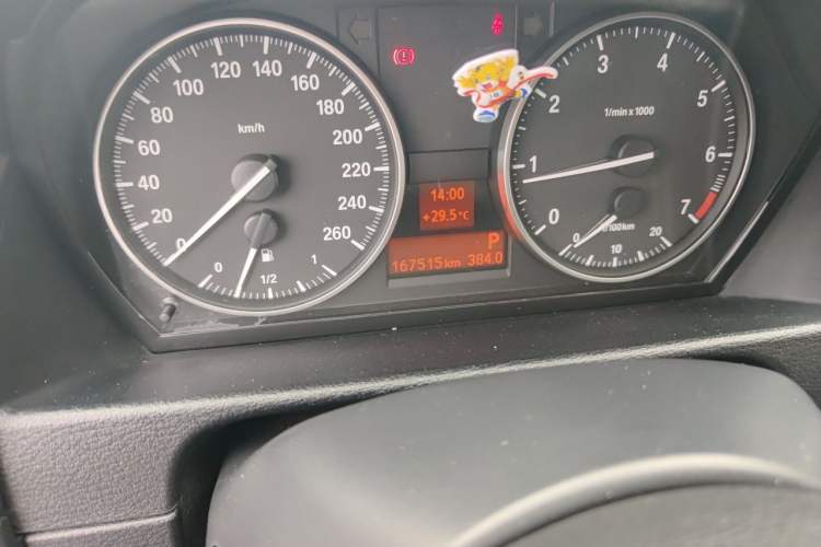 Used BMW X1 2015 sDrive18i Leading Edition Odometer Close Up