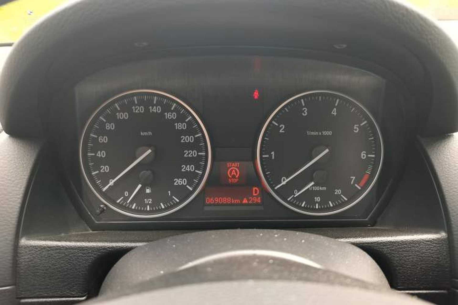Used BMW X1 2015 sDrive18i Fashion Upgrade Edition Odometer Close Up