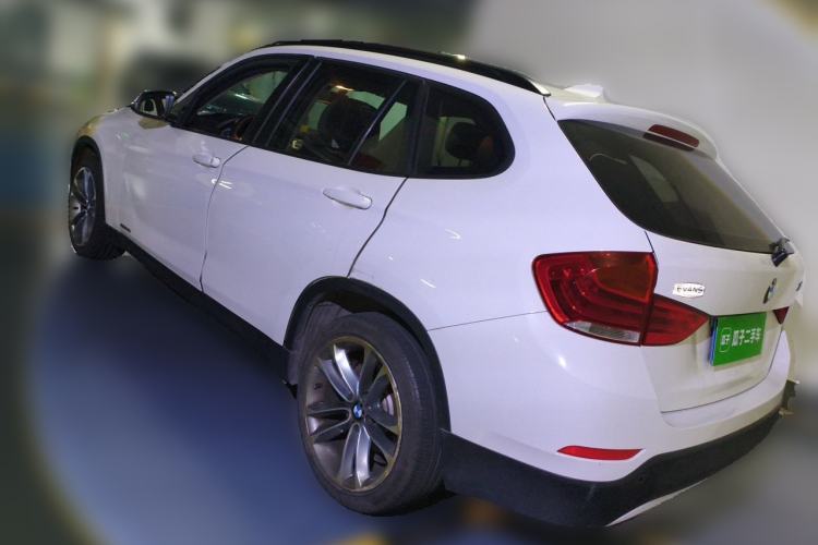 Used BMW X1 2015 sDrive18i Leading Edition Rear Left 45 Deg