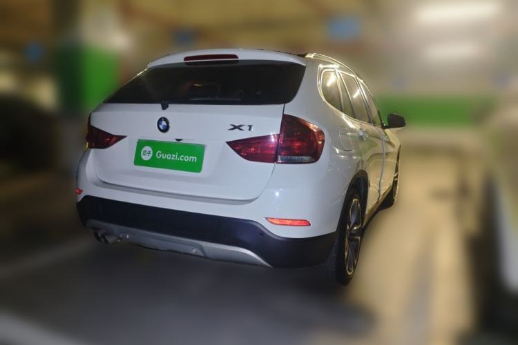 Used BMW X1 2015 sDrive18i Leading Edition Rear Right 45 Deg