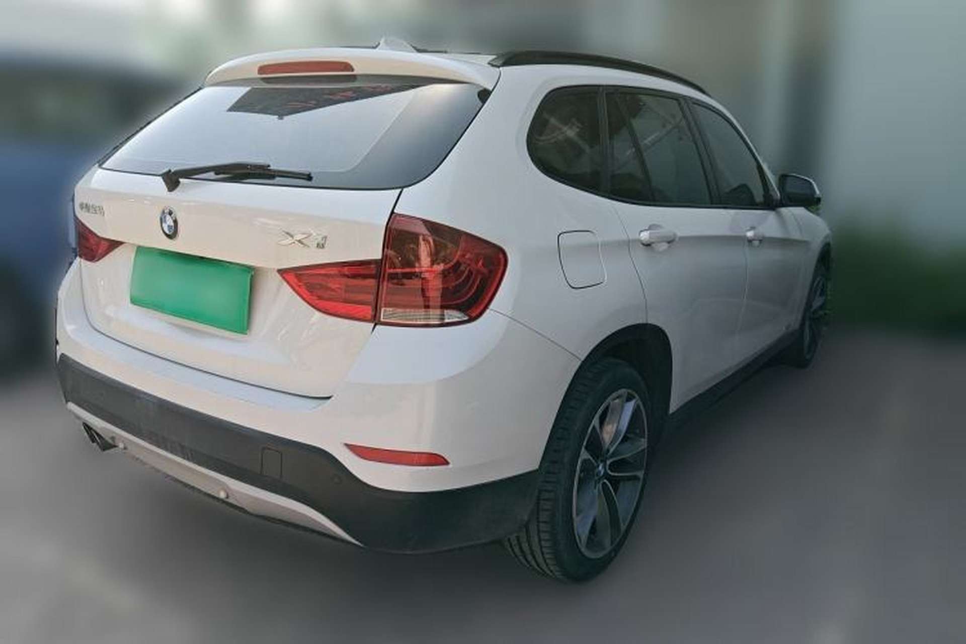 Used BMW X1 2015 sDrive18i Leading Edition Rear Right 45 Deg