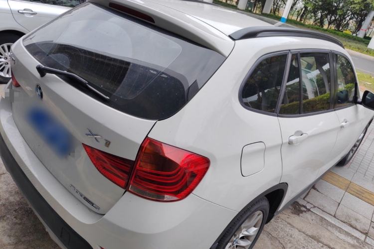 Used BMW X1 2015 sDrive18i Fashion Upgrade Edition Rear Right 45 Deg
