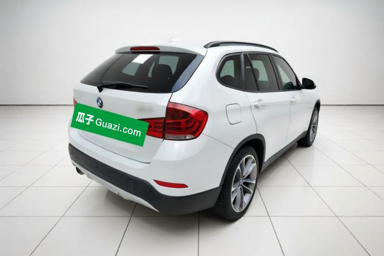 Used BMW X1 2015 sDrive18i Leading Edition Rear Right 45 Deg